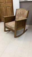 ANTIQUE KROEHLER ROCKING CHAIR