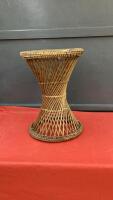 WICKER PLANT STAND