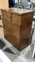VINTAGE DRESSER 4 DRAWERS