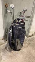 WILSON GOLF BAG WITH MIXED CLUBS