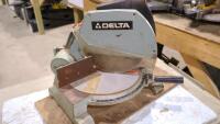Delta miter saw