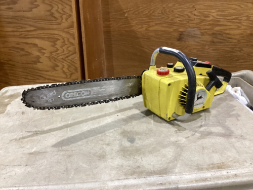 JOHN DEERE GAS CHAINSAW MODEL 30