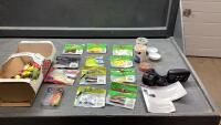 SMALL BOX WITH FISHING ACCESSORIES -ICE MINI HYDROWAVE, BAIT
