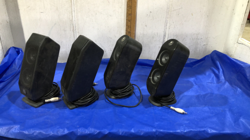 (4)LOGITECH DESK TOP SPEAKERS