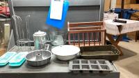 BOX W/ BUNDT PAN, ROASTING PAN, ICE CUBE TRAYS, TRIFLE BOWL,