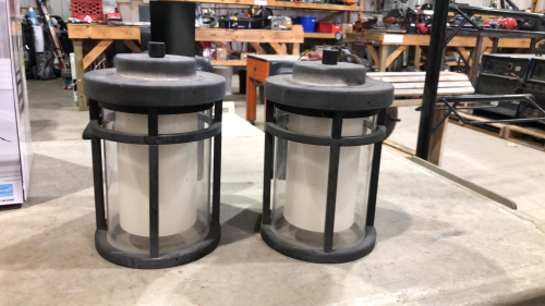 (2) OUTDOOR LIGHT FIXTURES