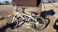 MODEM WHISTE CHILDS BIKE