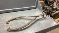 ICE TONGS - 27&rdquo;