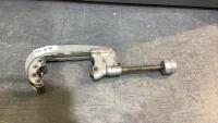 RIDGID 1 1/8" - 4 1/2" OD TUBING CUTTER