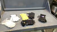 SMALL BOX OF (6) WORK GLOVES