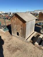 Plywood doghouse