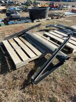 Pick up box cover with rails