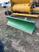 JOHN DEERE Series Front mount blade with adjustment wheels