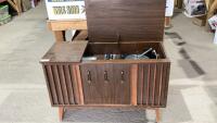 VINTAGE CABINET STYLE RECORD PLAYER AND RADIO