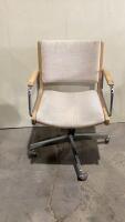 OFFICE CHAIR