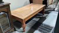 COFFEE TABLE - WOOD SLAT LOOK