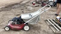 SNAPPER GAS LAWN MOWER W/ BAG