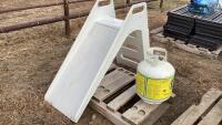 MISOO WOOD SLIDE & PROPANE BOTTLE