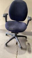 BLUE OFFICE CHAIR
