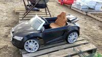 AUDI R8 SPYDER BATTERY CAR - SINGLE SEATER