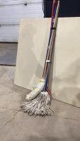 BUNDLE OF MOPS + MOP HANDLES