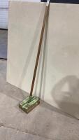FLOOR SCRUBBER BLOCK