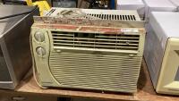 FEDERS AC UNIT - WINDOW MOUNT