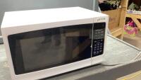 HAMILTON BEACH MICROWAVE