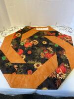 19 inch octagonal centrepiece