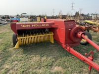 New Holland, 275 square baler