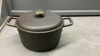 LAGOSTINA CAST IRON STOCK POT