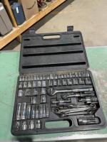 1/4 and 3/8 Drive ratchet and socket set