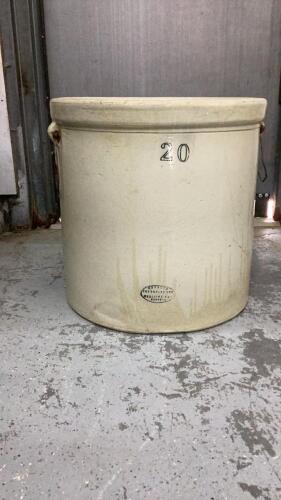 MEDALTA POTTERIES LARGE CROCK