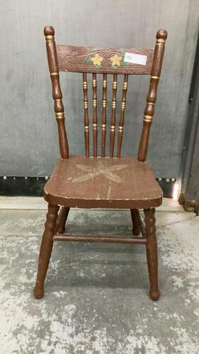 CHILD'S CHAIR