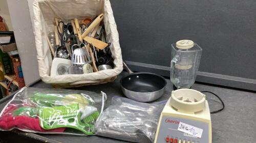 KITCHEN ACCESSORY BASKET