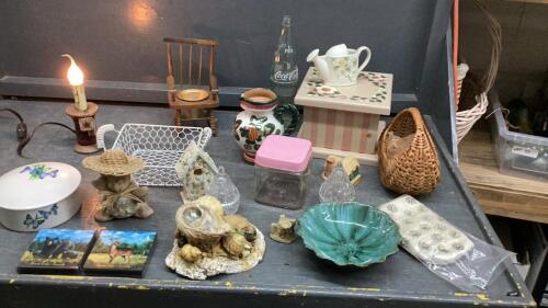 KNICK KNACKS