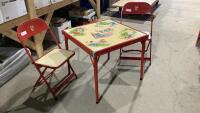 VINTAGE KID&rsquo;S FOLDING TABLE WITH 2 FOLDING CHAIRS