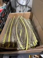Flat of drywall screws