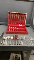 FLATWARE IN TARNISHPROOF CASE