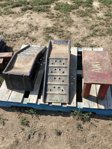 METAL CAR RAMPS. METAL STOOL