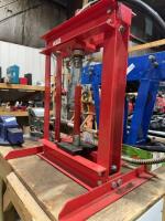 Manual hydraulic press