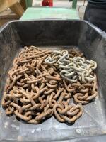 Tub of miscellaneous chain