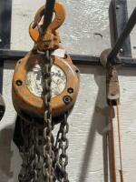 Beebee 1 ton chain hoist