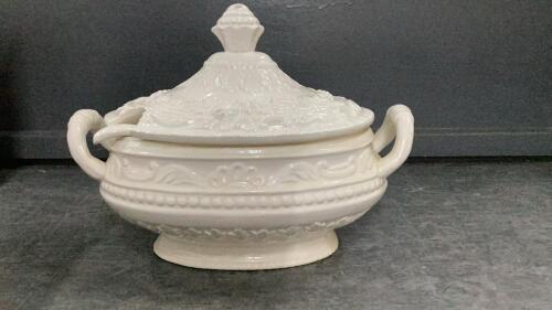 PORCELAIN SOUP TUREEN