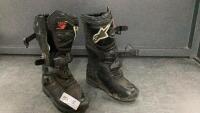 YOUTH BIKING BOOTS