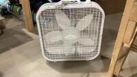 BOX FLOOR FAN
