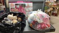 (1)LARGE BAG OF STUFFIES AND BRIGHT STARTS PLAY MAT