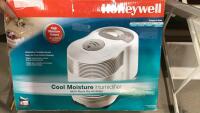 HONEYWELL HUMIDIFIER ON WHEELS