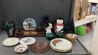 VARIETY OF VINTAGE ITEMS - LAP TRAYS, PINK DEPRESSION GALSS, BMP MINI TEAPOT & LIDDED BOWL, HYCROFT PLATES