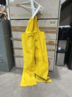Set of bib rain gear